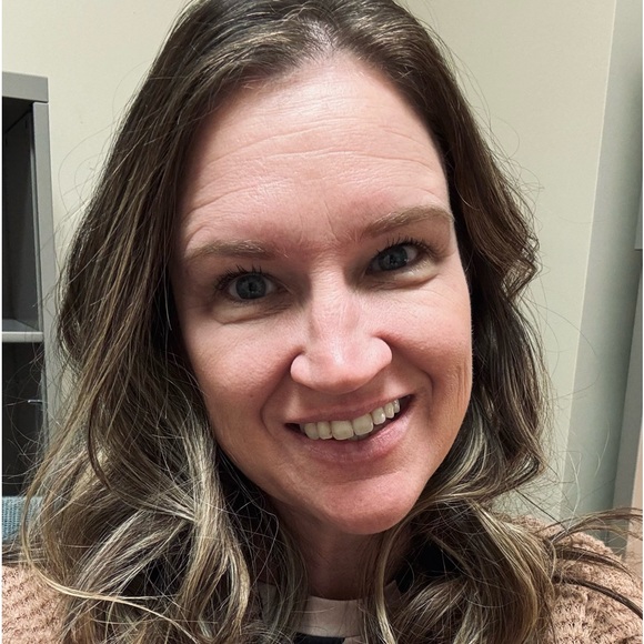 Meet your Posher, April - Picture 2 of 2